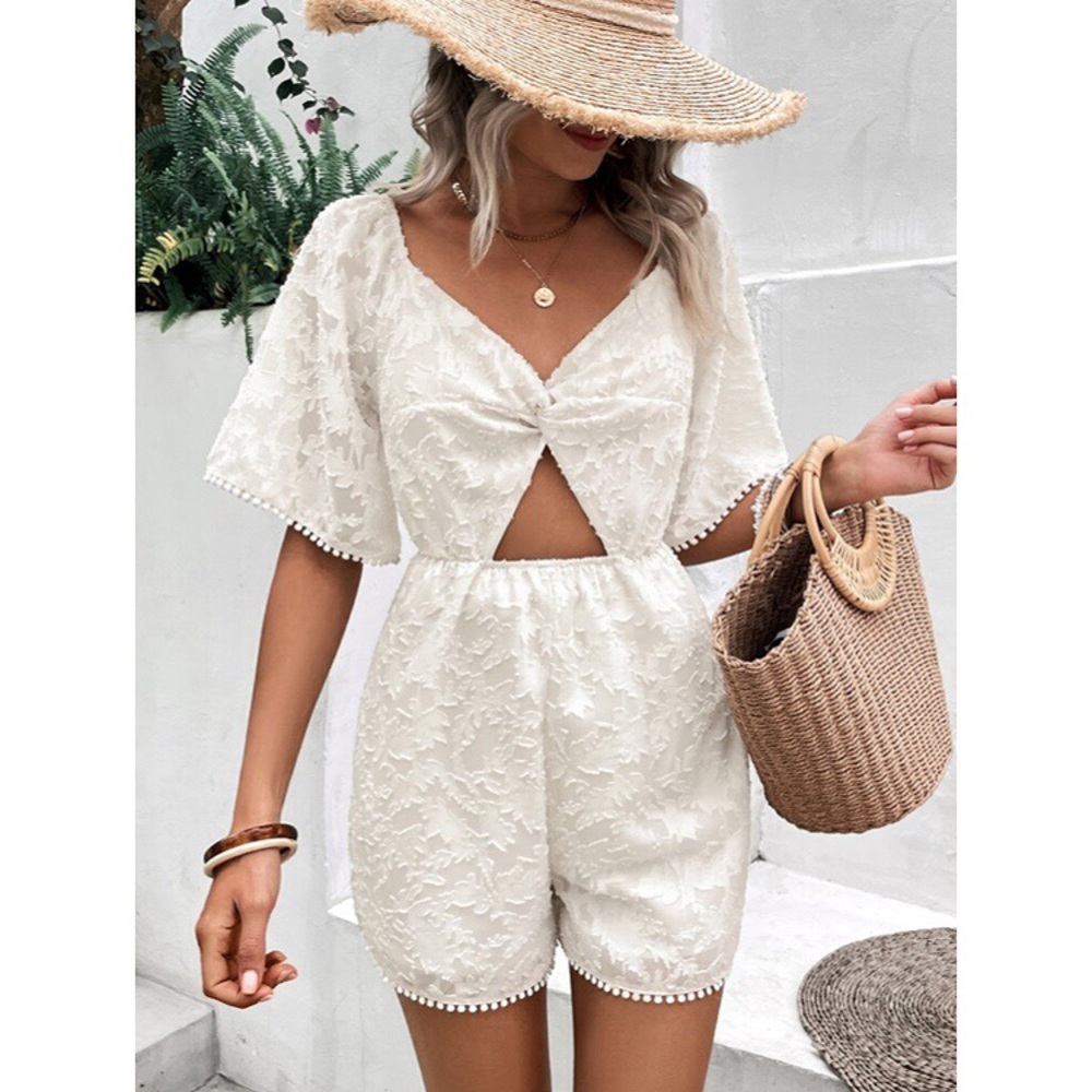 🐚 ELEGANT APRICOT CUT OUT ROMPER! - Picture 6 of 6